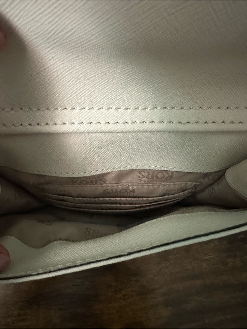 Michael kors purse - Picture 5 of 7